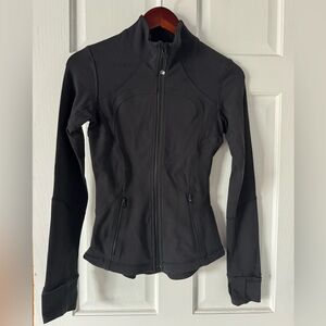 Lululemon zipped up fitted jacket